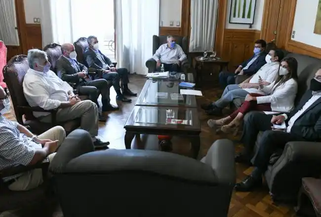 El Gobierno asegura que la presencialidad escolar “está garantizada”, sin pase sanitario