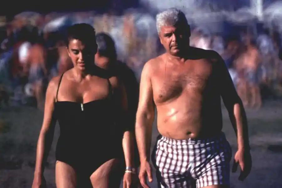 LA FOTO QUE DESENCADENÓ LA TRAGEDIA. El empresario Alfredo Yabrán en Pinamar captado por la lente del fotógrafo Cabezas. 