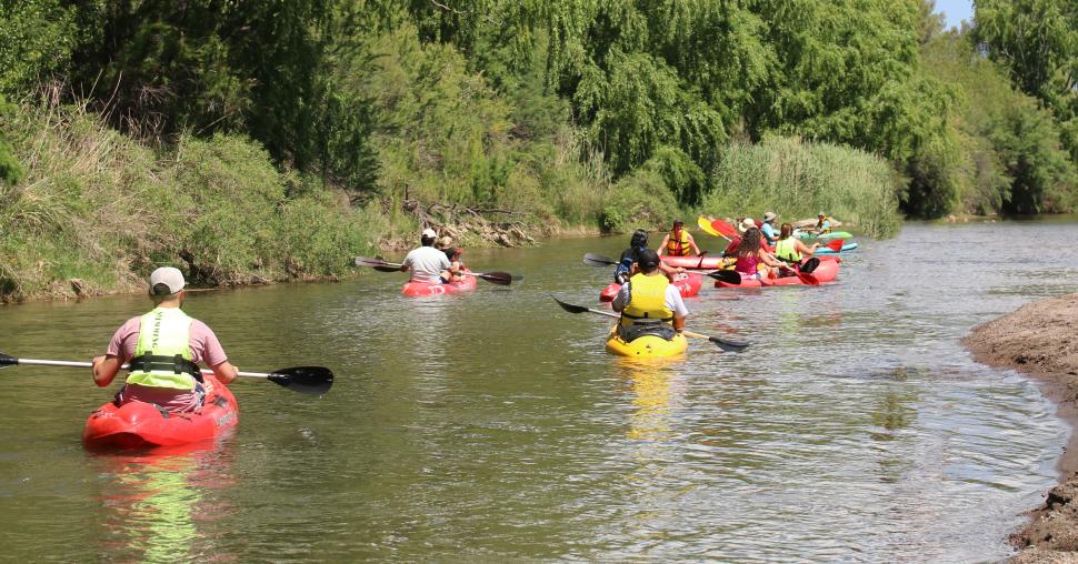 DEPORTES NÁUTICOS. En Mendoza los ríos se viven con kayak y rafting.