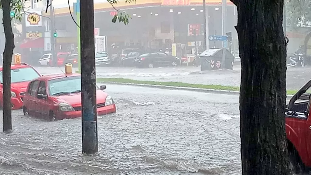 Calles inundadas en Tucumán. Foto José Galindez