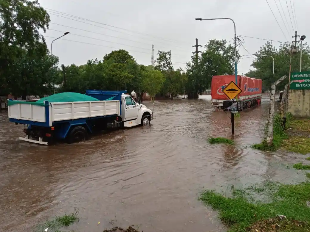 Av Democracia y Jujuy