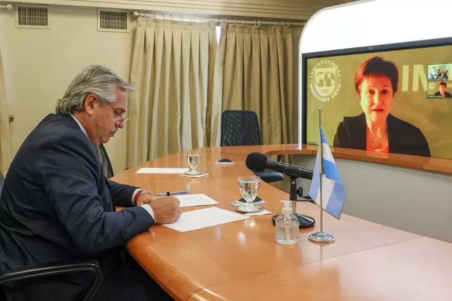  Alberto Fernández en una reunión con Kristalina Georgieva.