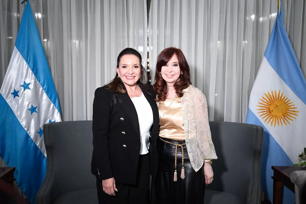 Asume Xiomara Castro como la primera presidenta de Honduras