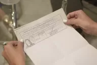 Adiós a tener que lidiar con una tirilla recibida a los 16 años