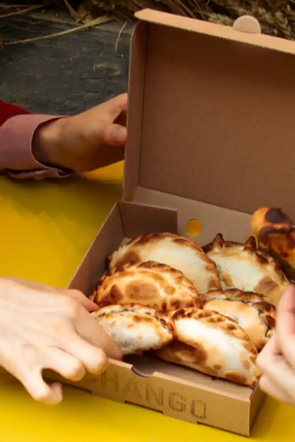 EMPANADAS TUCUMANAS. “Con carne cortada a cuchillo”. 