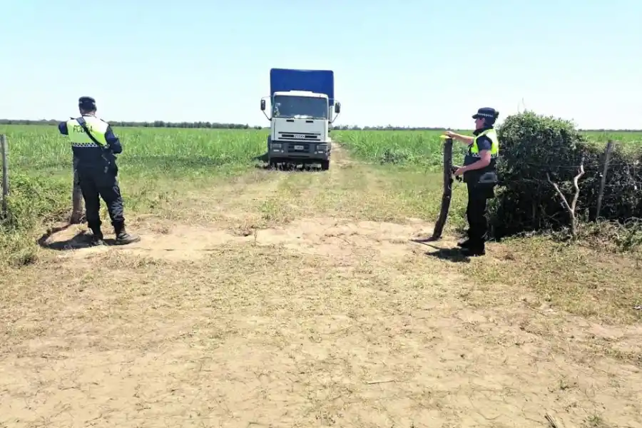 PREVENCIÓN. La Policía se presentó para evitar más hostilidades.  