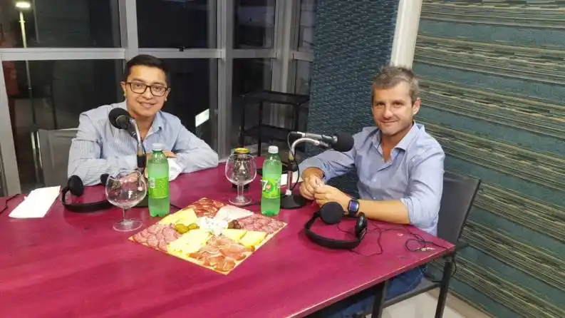 EN LA RADIO. Romero Silva y Campero