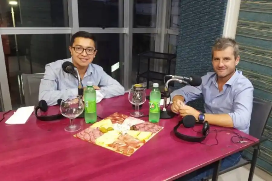 EN LA RADIO. Romero Silva y Campero