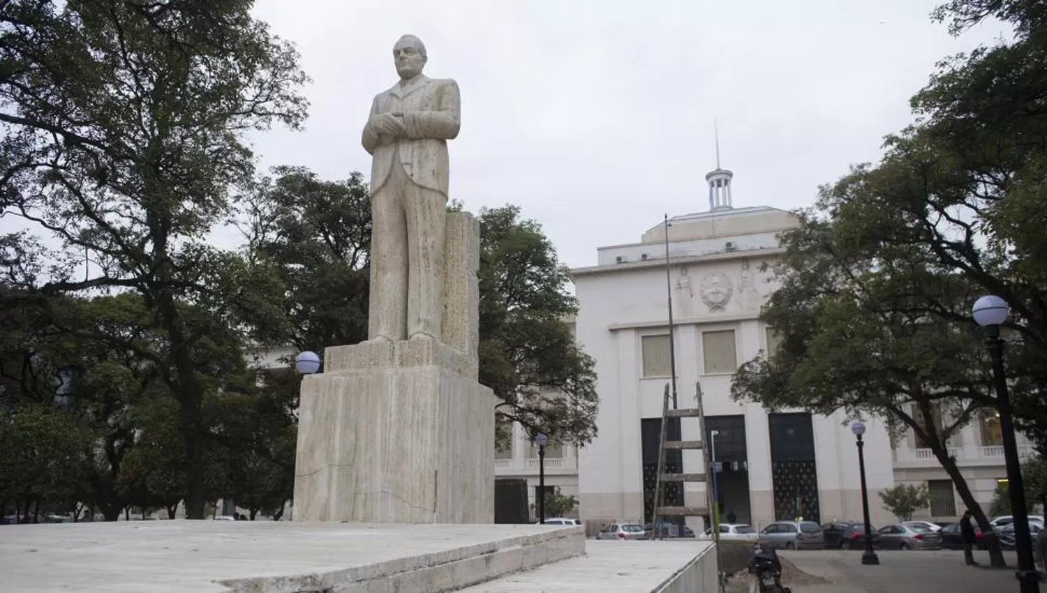 Estatua de Yrigoyen