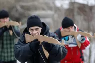 Civiles ucranianos se preparan para un posible ataque ruso