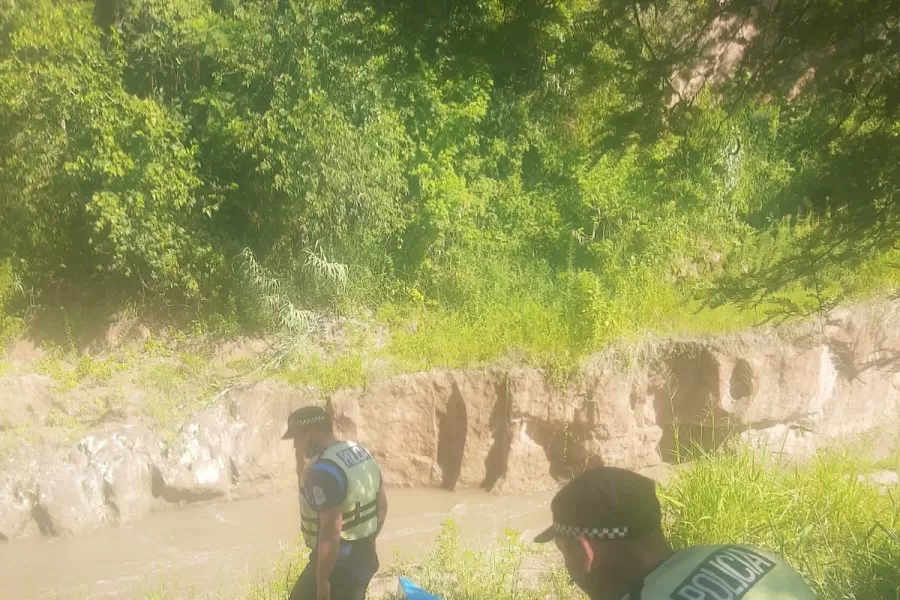Hallaron el cuerpo de un hombre que había desaparecido ayer en el río Salí