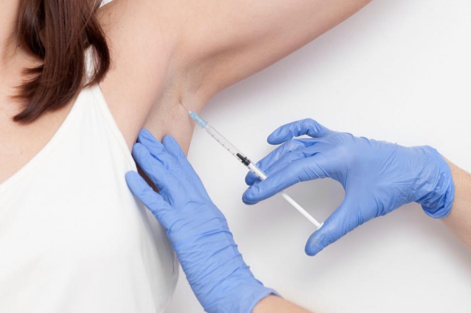NUEVAS APLICACIONES. Se utiliza para tratar la hiperhidrosis axilar.