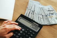 El Banco Central aceleró la suba del dólar oficial debido a la inercia inflacionaria