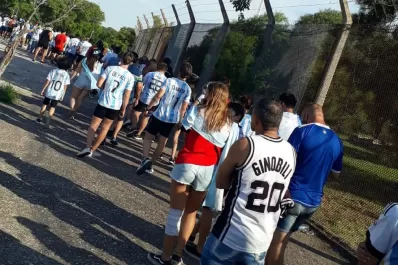 Desorganización y calor en la previa del duelo entre Argentina y Colombia