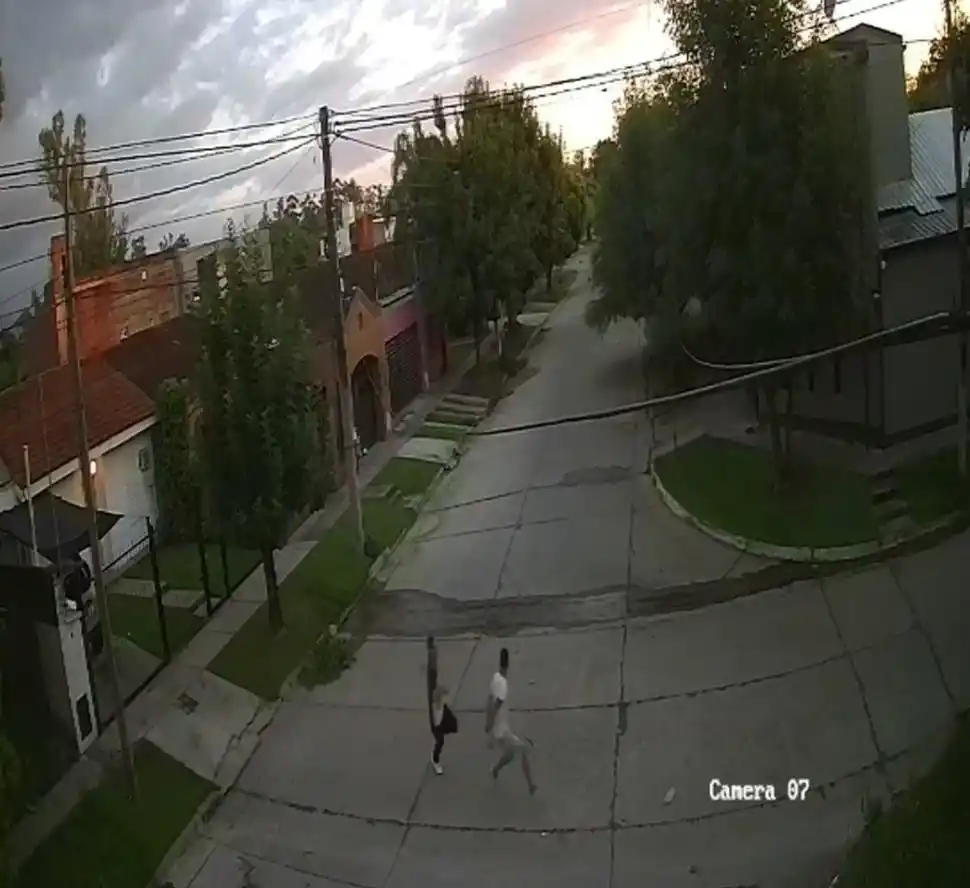 REVELADOR. El momento que “Keki” persigue al adolescente.  