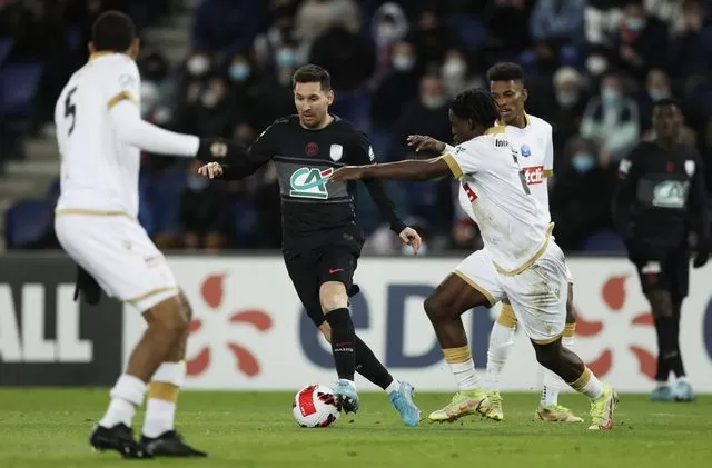 EN LA MIRA. Lionel Messi fue blanco de duras críticas tras la eliminación de PSG en la Copa de Francia. 