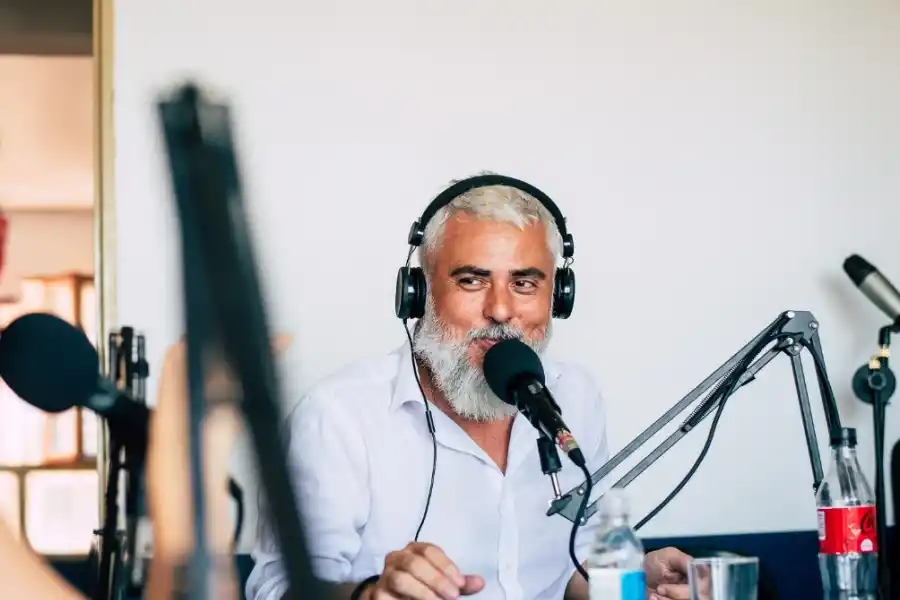 FRANCISCO NAVARRO. El ahora ex funcionario de Desarrollo Social, en una entrevista radial. Foto: Prensa MDS