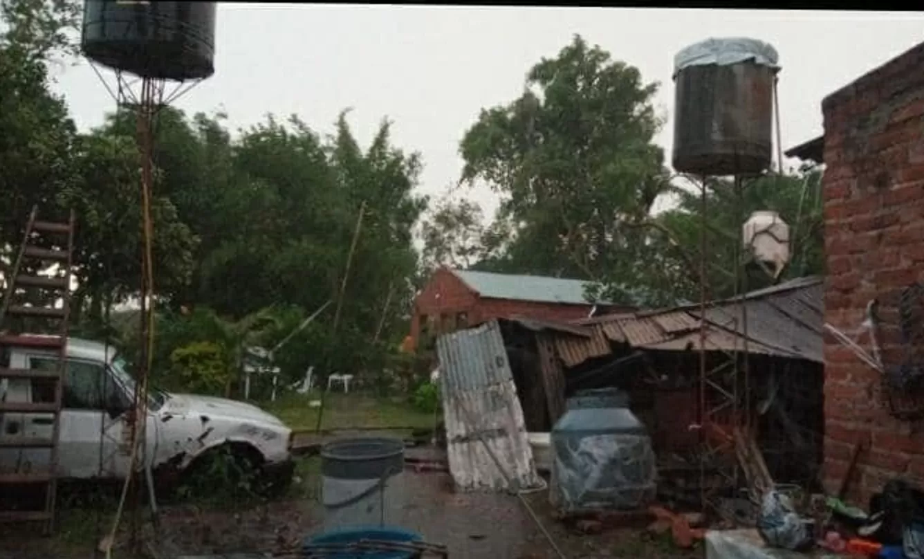DAÑOS. Las ráfagas de viento generaron destrozos en Taruca Pampa. Foto: Facebook