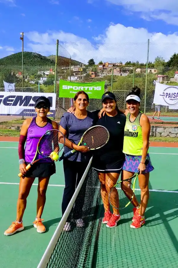 TENIS FEMENINO. Las finales serán a las 12 (veteranas) y 14.30 (competición). 