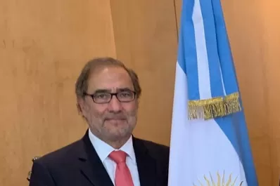 Manzur llega con el embajador argentino en los Estados Unidos