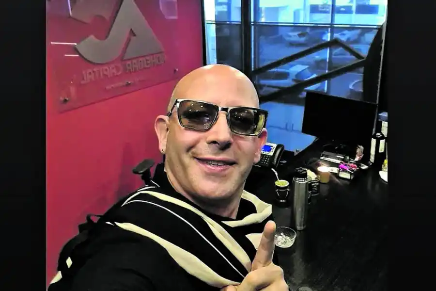 EL DUEÑO. El ejecutivo Edgar Adhemar Bacchiani en su oficina.