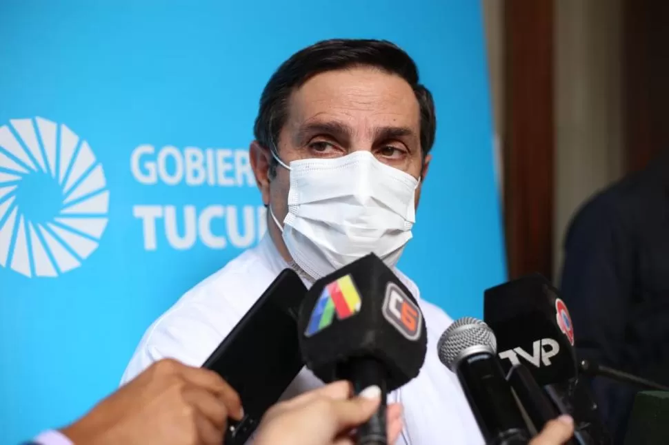 MEDINA RUIZ. El ministro aceptó que custodien su domicilio para resguardar a su familia. ministerio de salud pública
