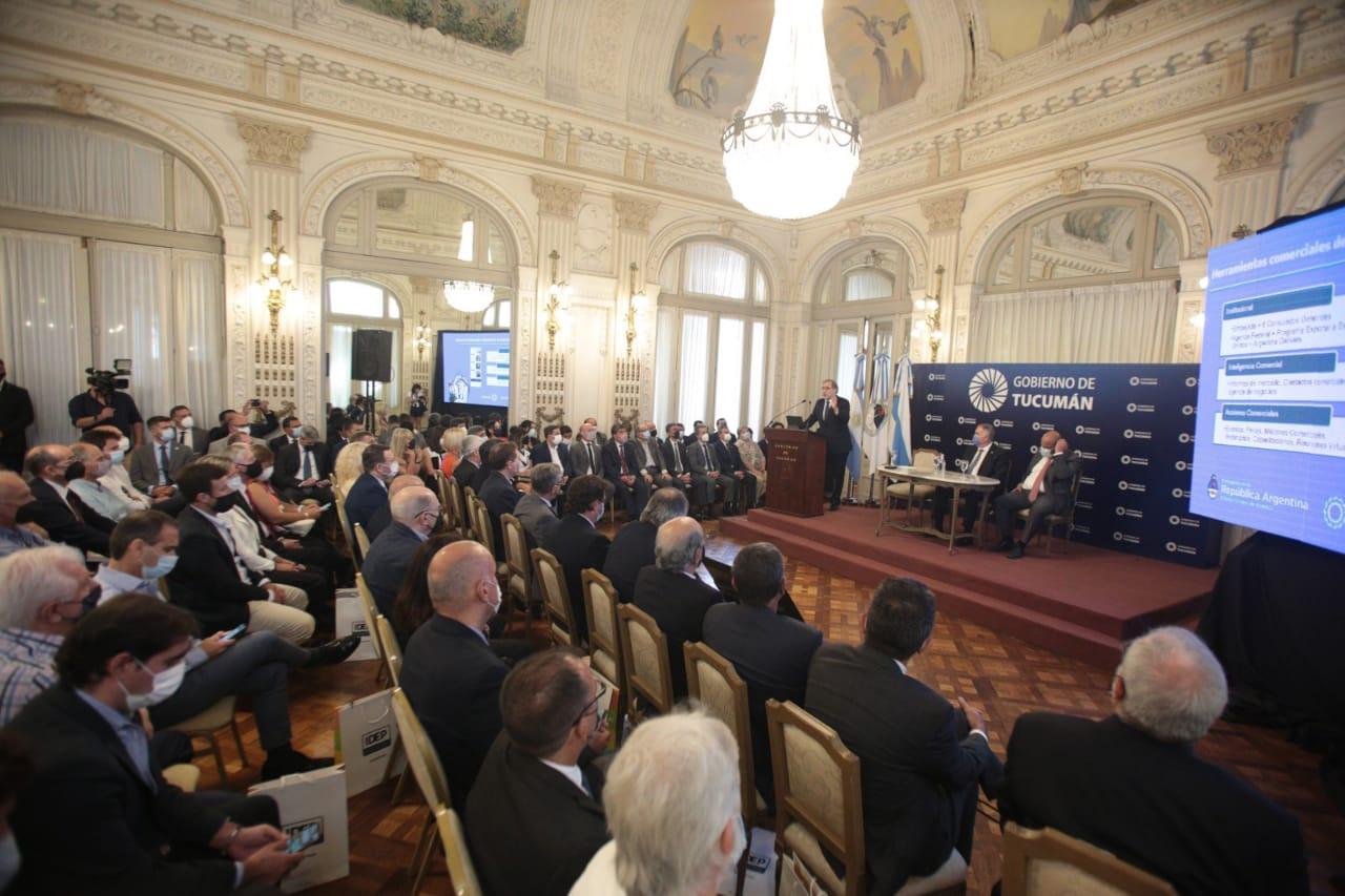 REPLETO. El Salón Blanco de la Casa de Gobierno fue escenario de la reunión clave con Argüello. Foto: Prensa Gobernación
