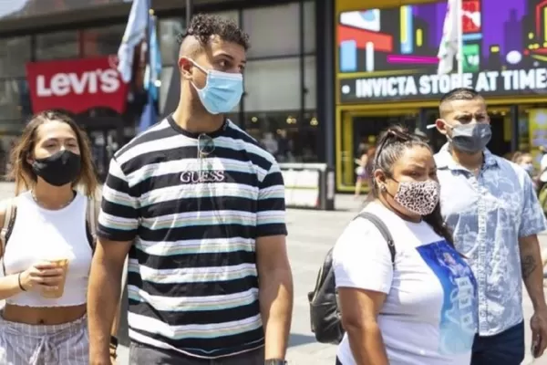 Nueva York no obligará a usar barbijos en espacios cerrados