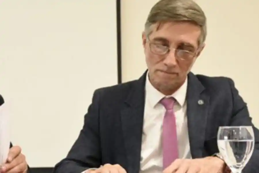 POR LA OPOSICIÓN. El decano de la Facultad de Ciencias Naturales, Hugo Fernández, será el compañero de fórmula de su homólogo de Ciencias Económicas, José Luis Jiménez, en la elección a rector.