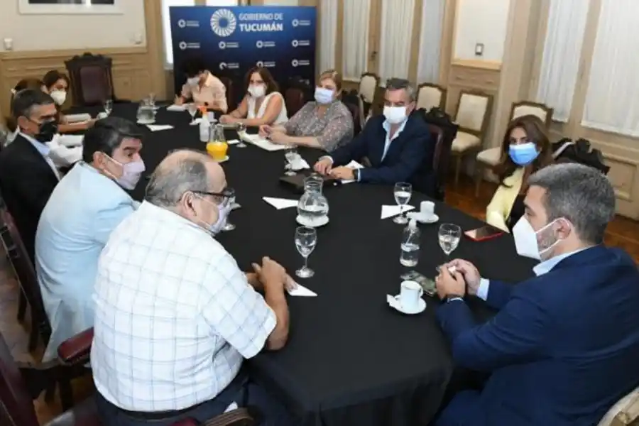 REUNIÓN DE GABINETE. Los funcionarios analizaron los temas claves relacionados a la vuelta a las aulas. Foto: Comunicación Pública