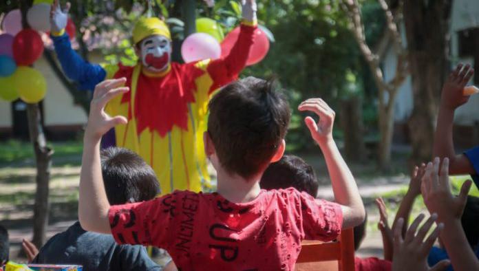 El Piñón Fijo Tucumano Divirtió A Niños Del Hogar Eva Perón