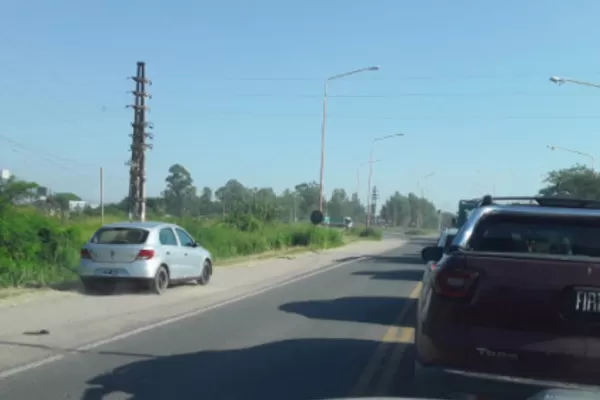 En fotos: sigue siendo un caos de tránsito el cruce en San Andrés