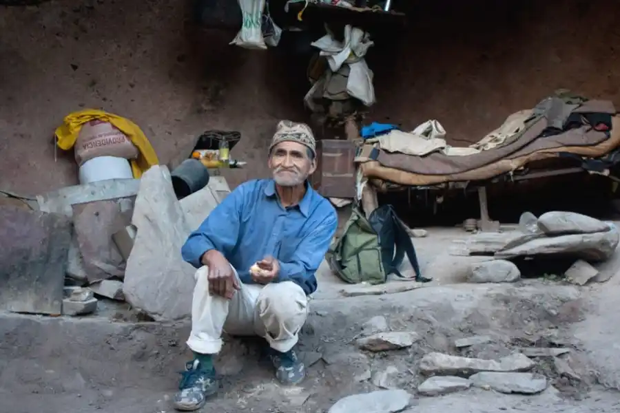 Filman un documental sobre el hombre de la cueva en San Pedro de Colalao