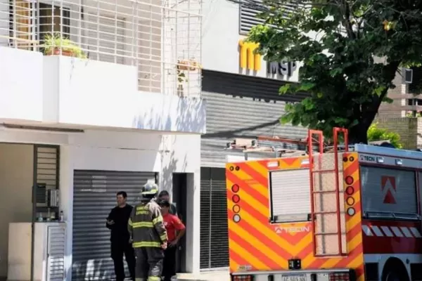 Una mujer perdió la vida al incendiarse su departamento en Rosario