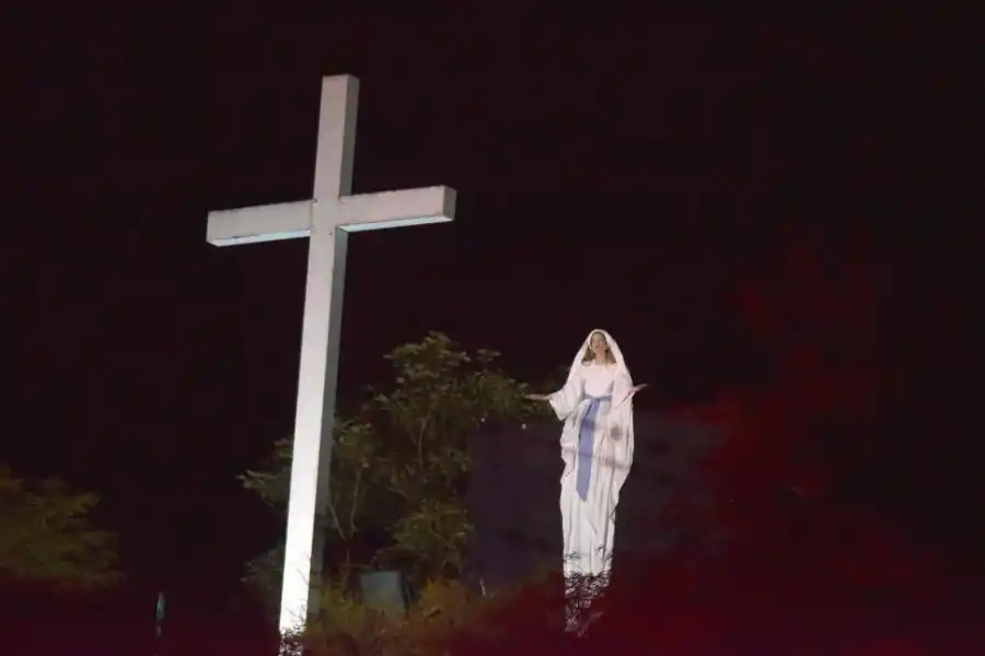 EL FINAL DE LA OBRA. La aparición de la Virgen fue uno de los momentos más significativos de la velada.  