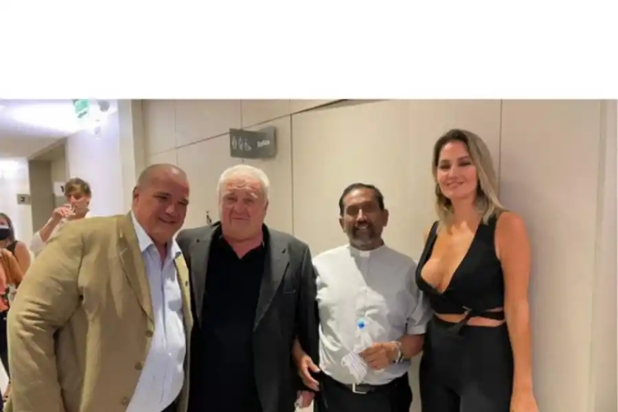 Carolina Losada se enojó con feministas luego de que la foto de su escote se volviera viral