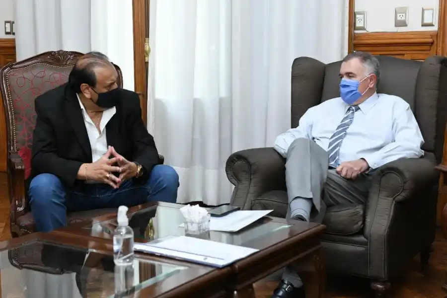 EN CASA DE GOBIERNO. Jaldo, junto a Daniel Herrera. Foto: Prensa Gobernación