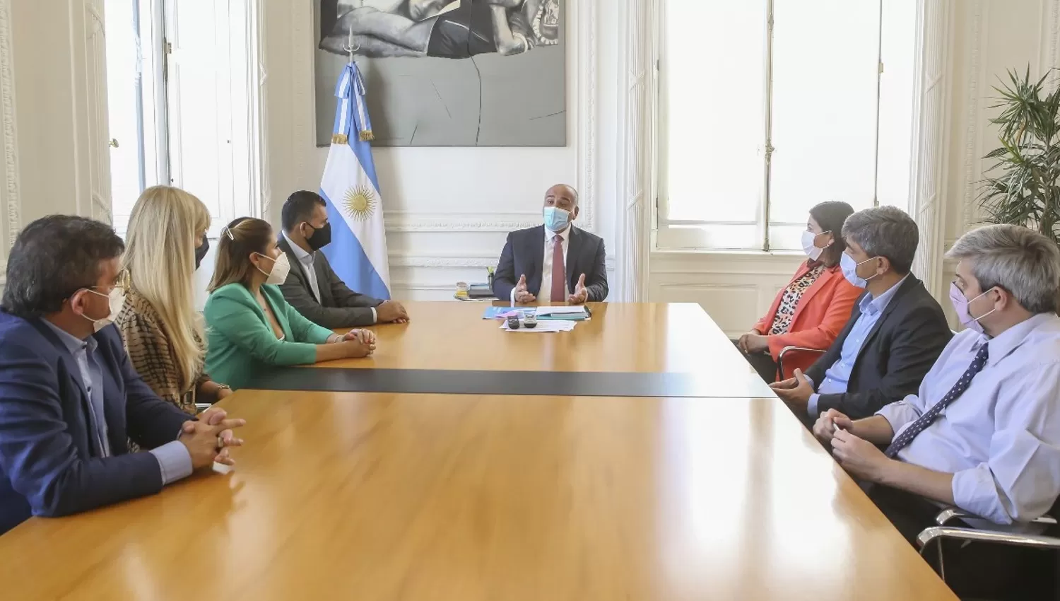 CON LA MIRA EN EL CONGRESO. Manzur recibió a los senadores y diputados tucumanos con la votación del acuerdo con el FMI como uno de los ejes centrales. 
