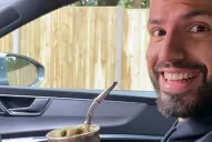 Kun Agüero confesó que no puede tomar más mate ni café