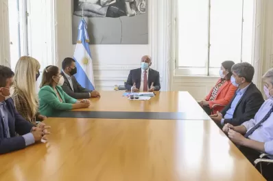 Acuerdo con el FMI: Manzur se reunió con senadores y diputados tucumanos