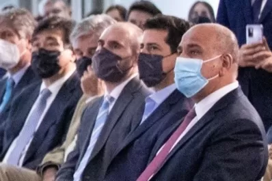 Cerca de Manzur, Boudou reapareció en la primera fila de un acto oficial del Gobierno