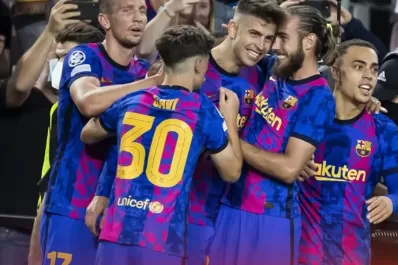Barcelona-Napoli y Atlético-Platense, lo más destacado de la agenda de TV