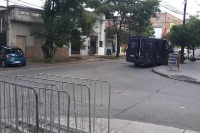 Un operativo policial impide que los hinchas de Atlético accedan a las inmediaciones del Monumental