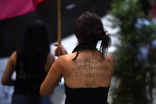Andhes calificó como parche la Ley de Acoso Callejero