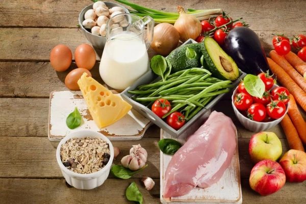 ¿Qué alimentos se deben priorizar antes y después de entrenar?
