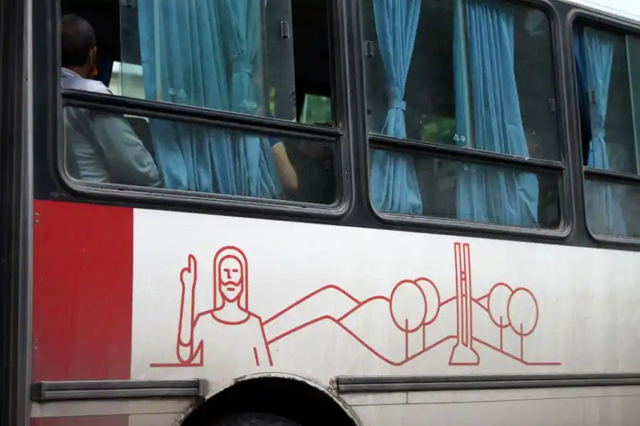 Esos detalles del “bondi” que generan una sonrisa