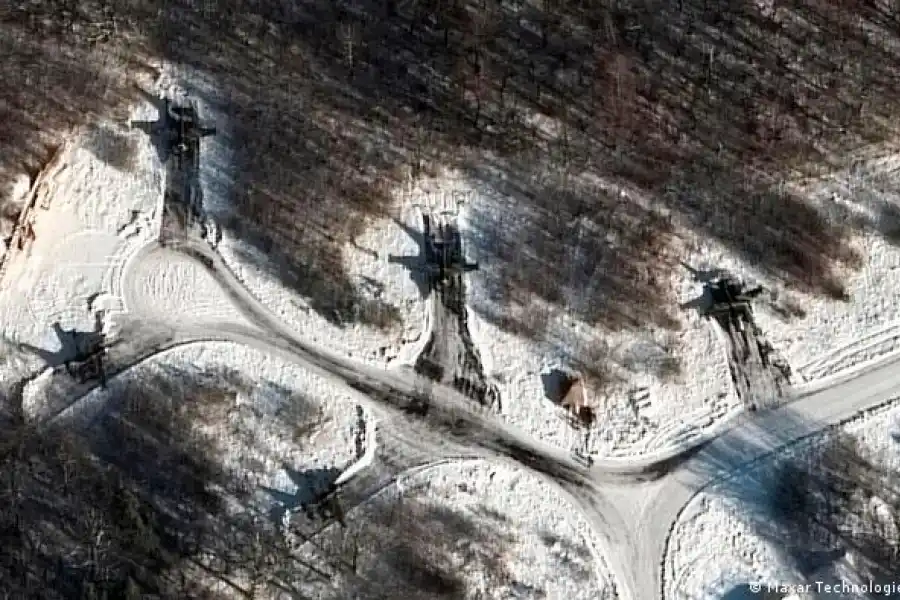 Qué muestran las imágenes satelitales sobre los movimientos del ejército ruso