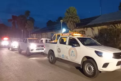 La Provincia envió camionetas y aviones hidrantes para combatir el fuego en Corrientes