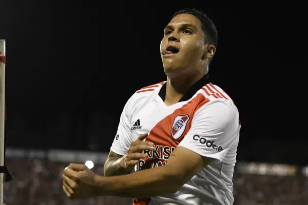 River le hizo pagar caro los errores a Arboleda y se impuso sobre Newell's	