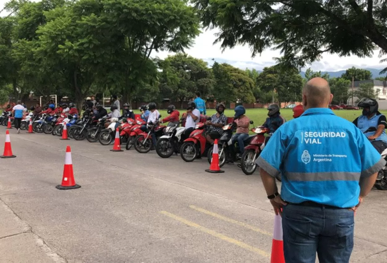 Capacitarán a 500 motociclistas tucumanos en conducción segura
